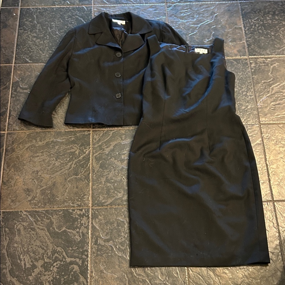 Elegant Black Women's Dress & Jacket set , 100% wool, size 8